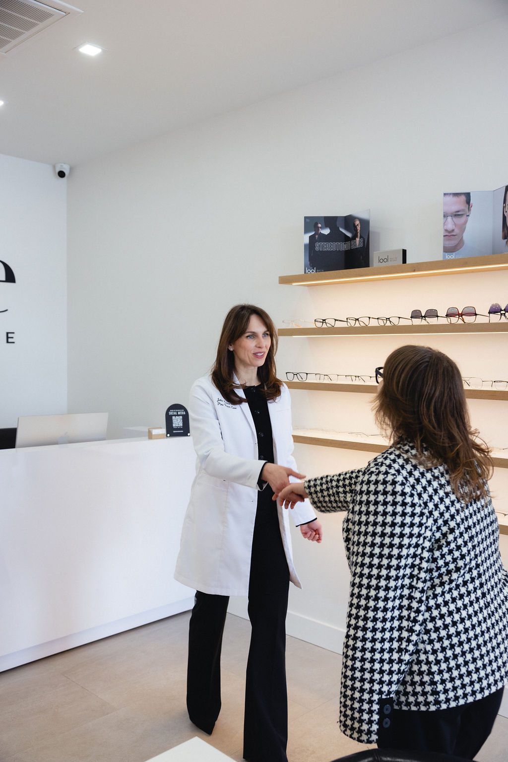 Pine Vision Care doctor with patient